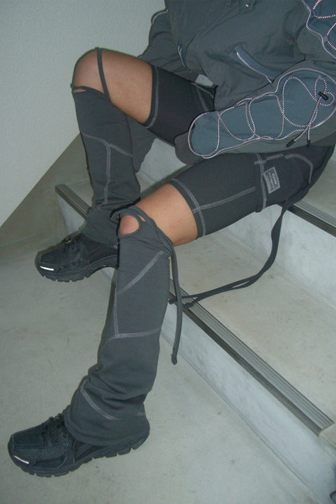 EXPOSED SEAMS ASYMMETRY LEG WARMERS