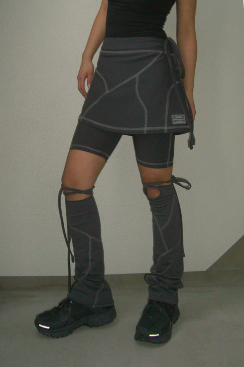 EXPOSED SEAMS ASYMMETRY LEG WARMERS
