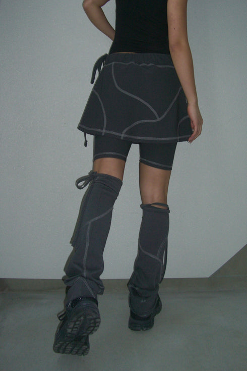 EXPOSED SEAMS ASYMMETRY LEG WARMERS