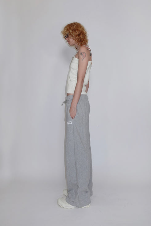 SPIRAL BUTTON THREE STRAP CAMISOLE -IVORY-