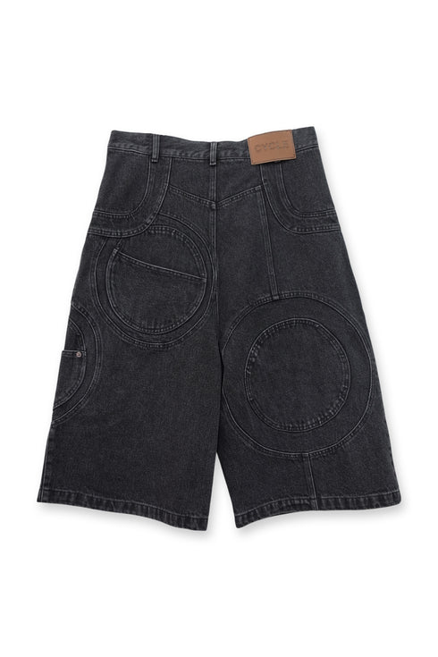 CIRCLE CUT-OUT WASHED HALF PANTS -BLACK DENIM-