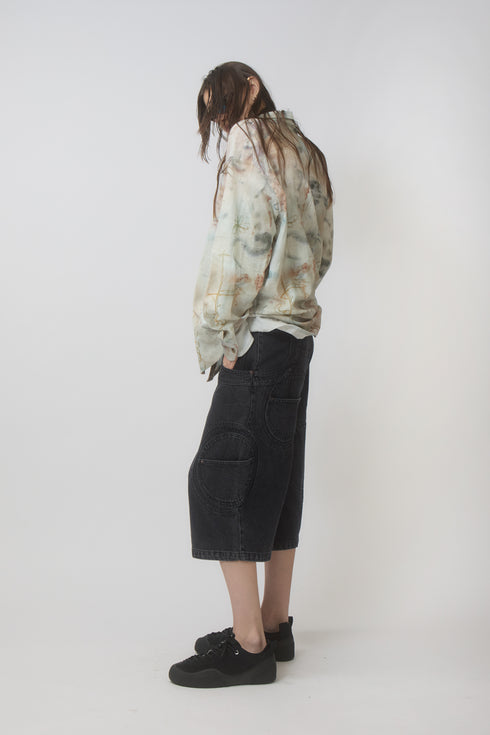 CIRCLE CUT-OUT WASHED HALF PANTS -BLACK DENIM-