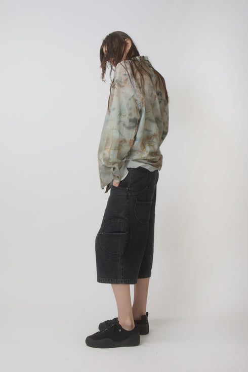 CIRCLE CUT-OUT WASHED HALF PANTS -BLACK DENIM-