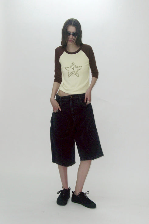 CIRCLE CUT-OUT WASHED HALF PANTS -BLACK DENIM-