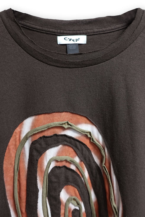 SPIRAL CODE LONG SLEEVE TEE -BROWN-