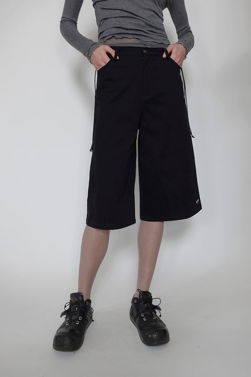 DRAWSTRING-EYELET HALF PANTS