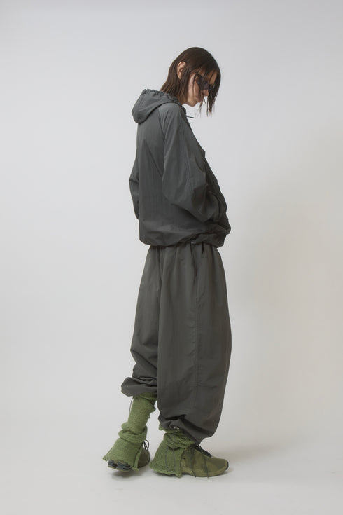 【PRE-ORDER】NYLON GATHERED WINDBREAKER -CHARCOAL-