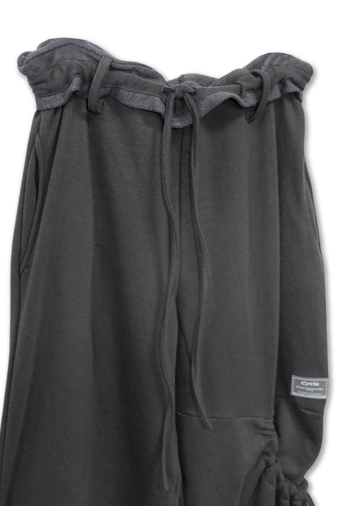 DRAWSTRING PANEL SWEAT PANTS -CHARCOAL-