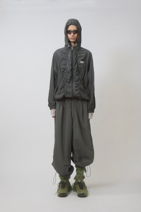 NYLON GATHERED WINDBREAKER -CHARCOAL-