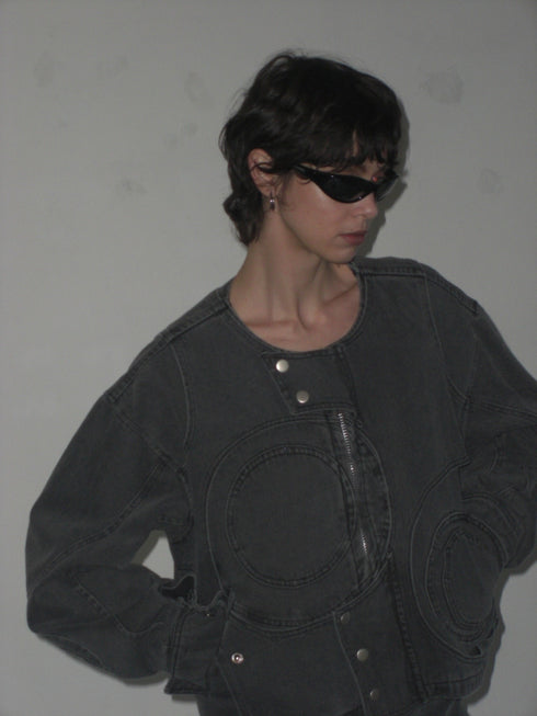 CIRCLE CUT-OUT DENIM JACKET -BLACK- *Last1