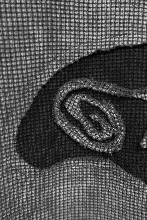 【RESTOCK】CUT-OUT LOGO WAFFLE TOPS -CHARCOAL-
