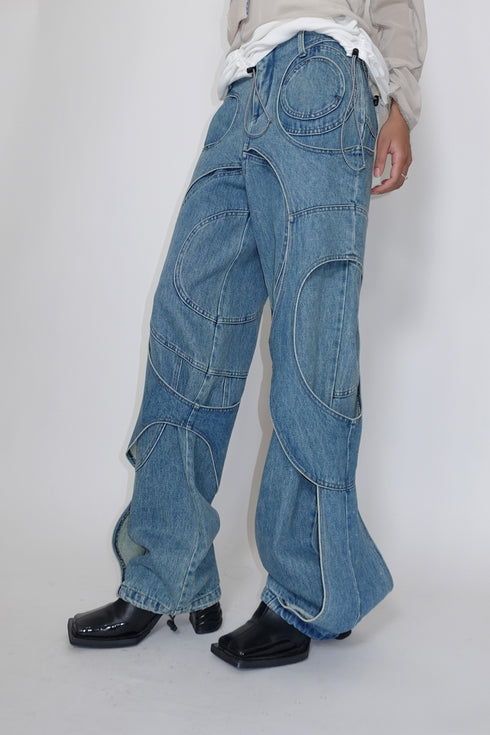 CIRCLE CUT-OUT DENIM PANTS -BLUE-
