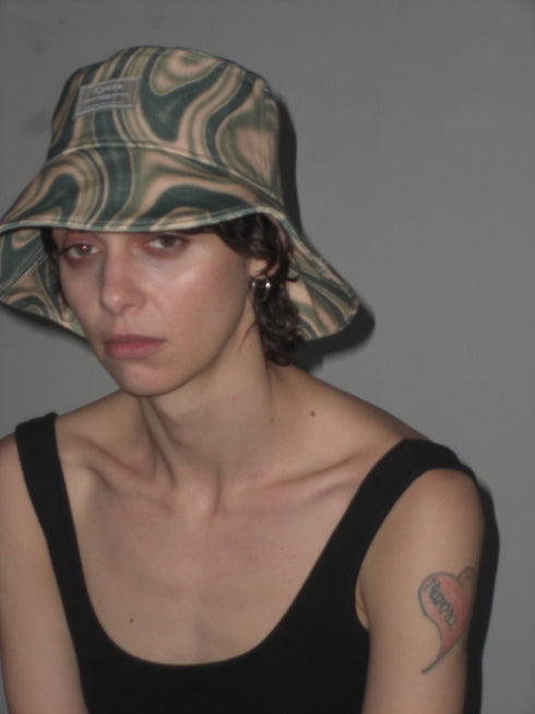 DISTORTED GREEN BUCKET HAT