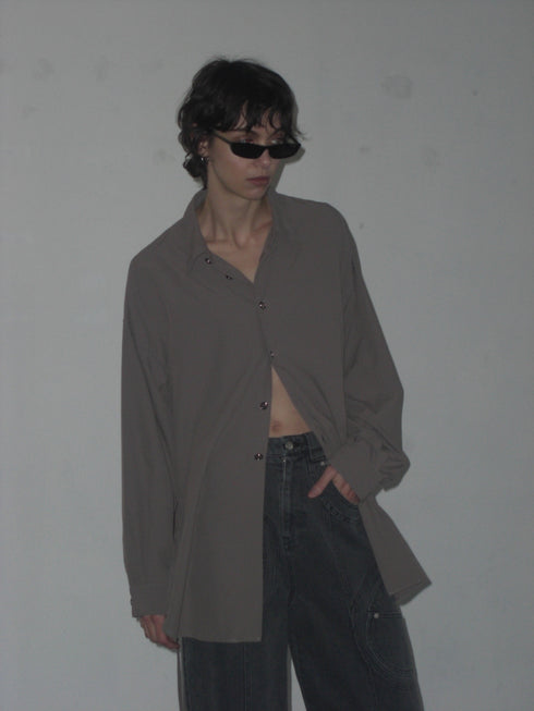 SPIRAL BUTTON SHIRT -GRAYISH BROWN-