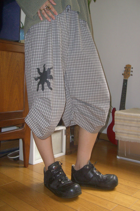 TUCKED CHECK HALF PANTS -GRAYISH BEIGE-
