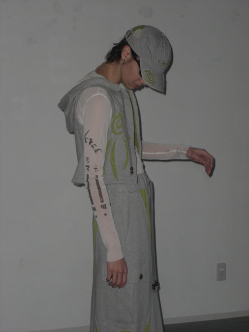 UNALOME SLEEVELESS HOODIE -GRAY×GREEN-