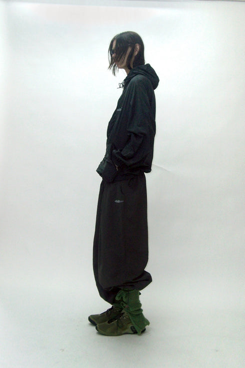 【PRE-ORDER】NYLON GATHERED WINDBREAKER -CHARCOAL-