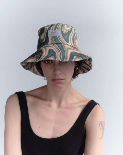 DISTORTED GREEN BUCKET HAT