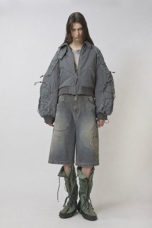 CIRCLE CUT-OUT WASHED HALF PANTS -SANDED BLUE DENIM-