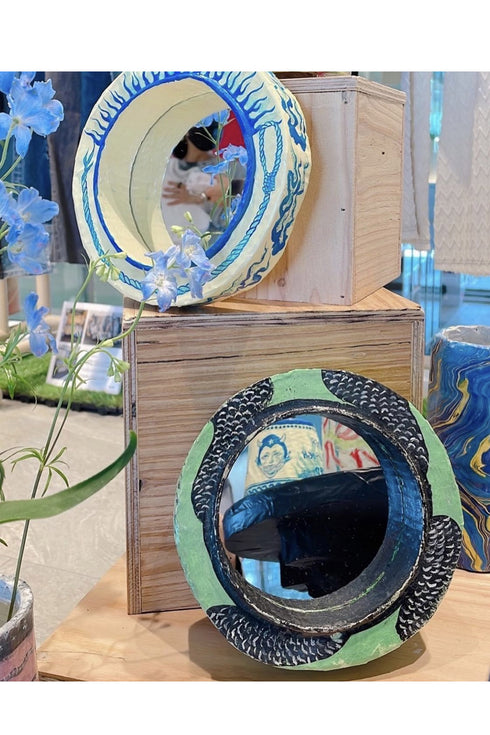 BLACK SNAKE HANGING MIRROR *Last1